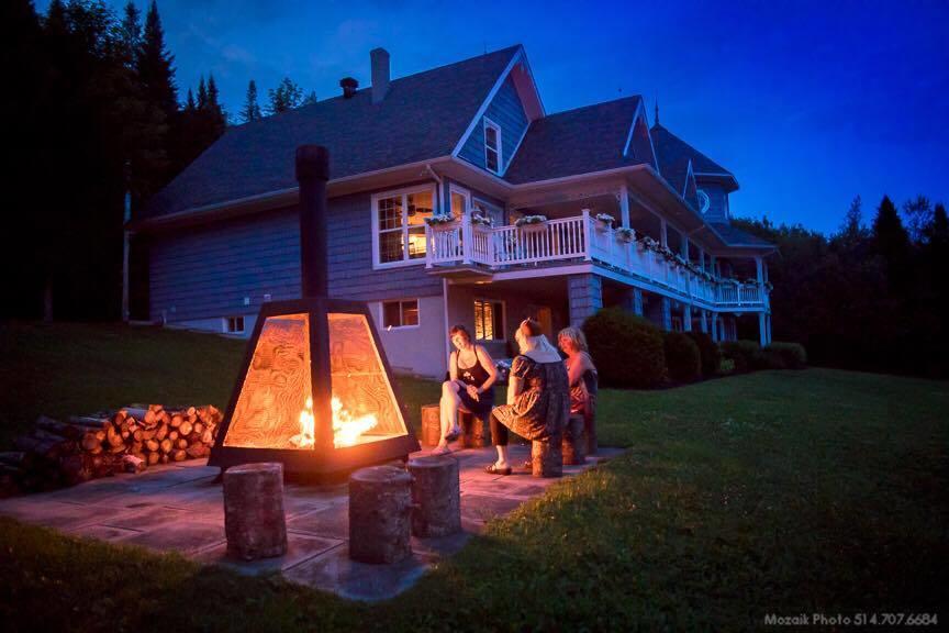 La Maison Bleue Du Lac Wallace Coaticook Exterior photo