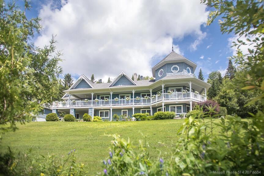 La Maison Bleue Du Lac Wallace Coaticook Exterior photo
